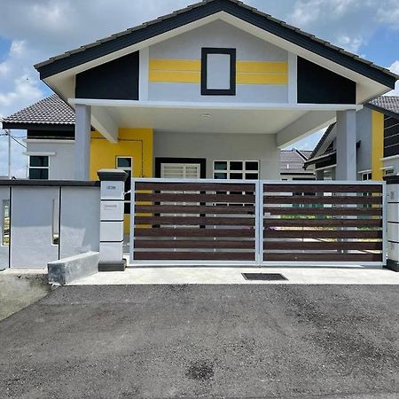 Bungalow Homestay Jasin Malacca Buitenkant foto