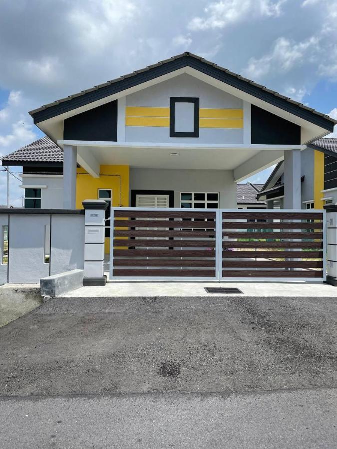 Bungalow Homestay Jasin Malacca Buitenkant foto